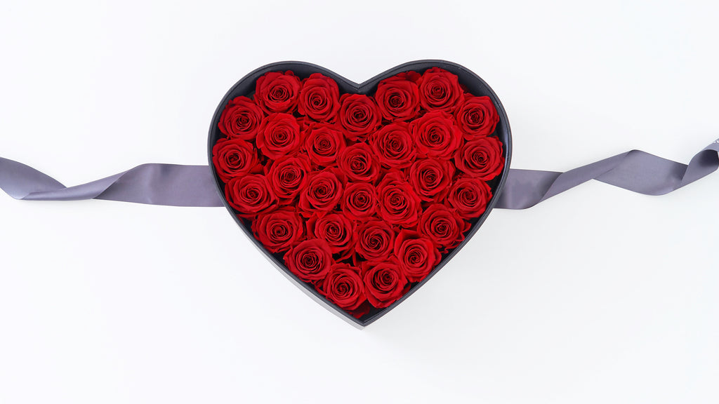 Love box | See-through heart shaped | Red preserved roses - Blossoming Love