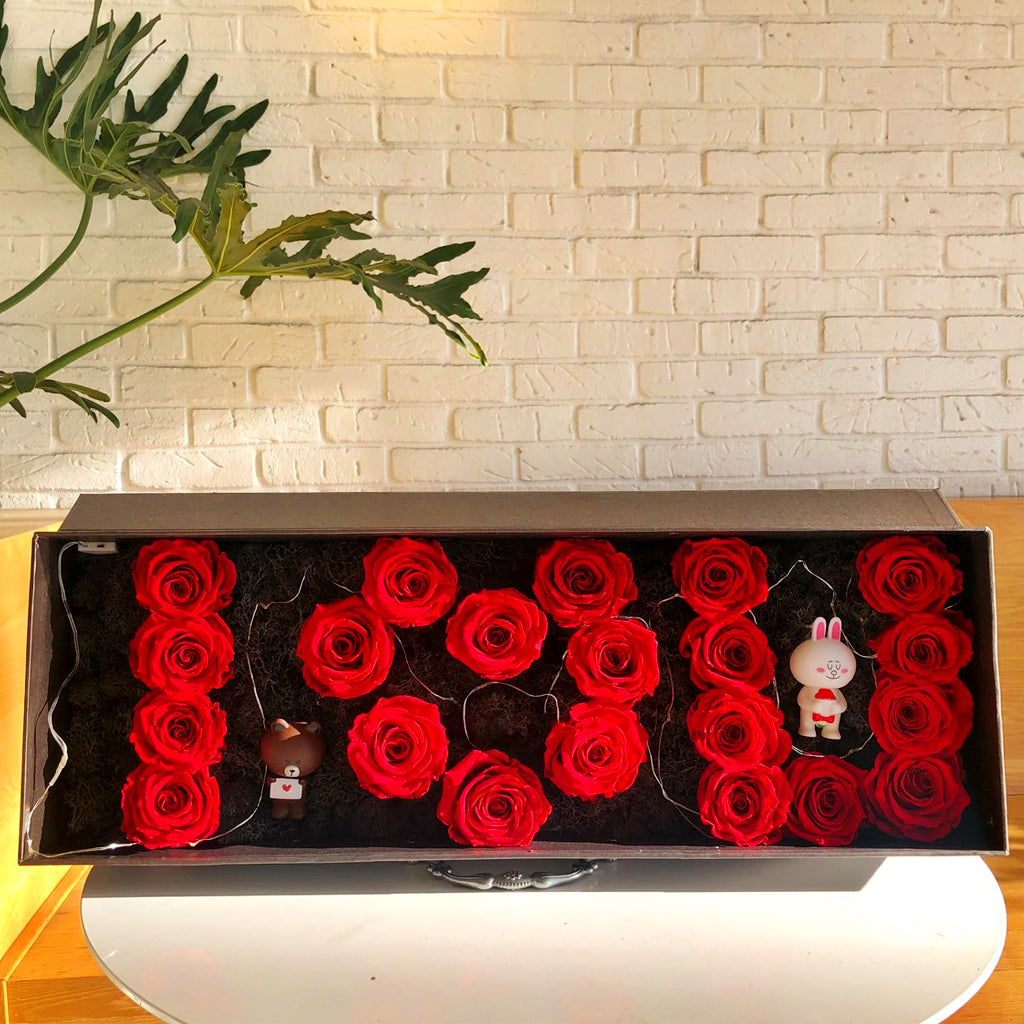 'I Love u' Luxury Rose Arrangement with LED Light - Blossoming Love